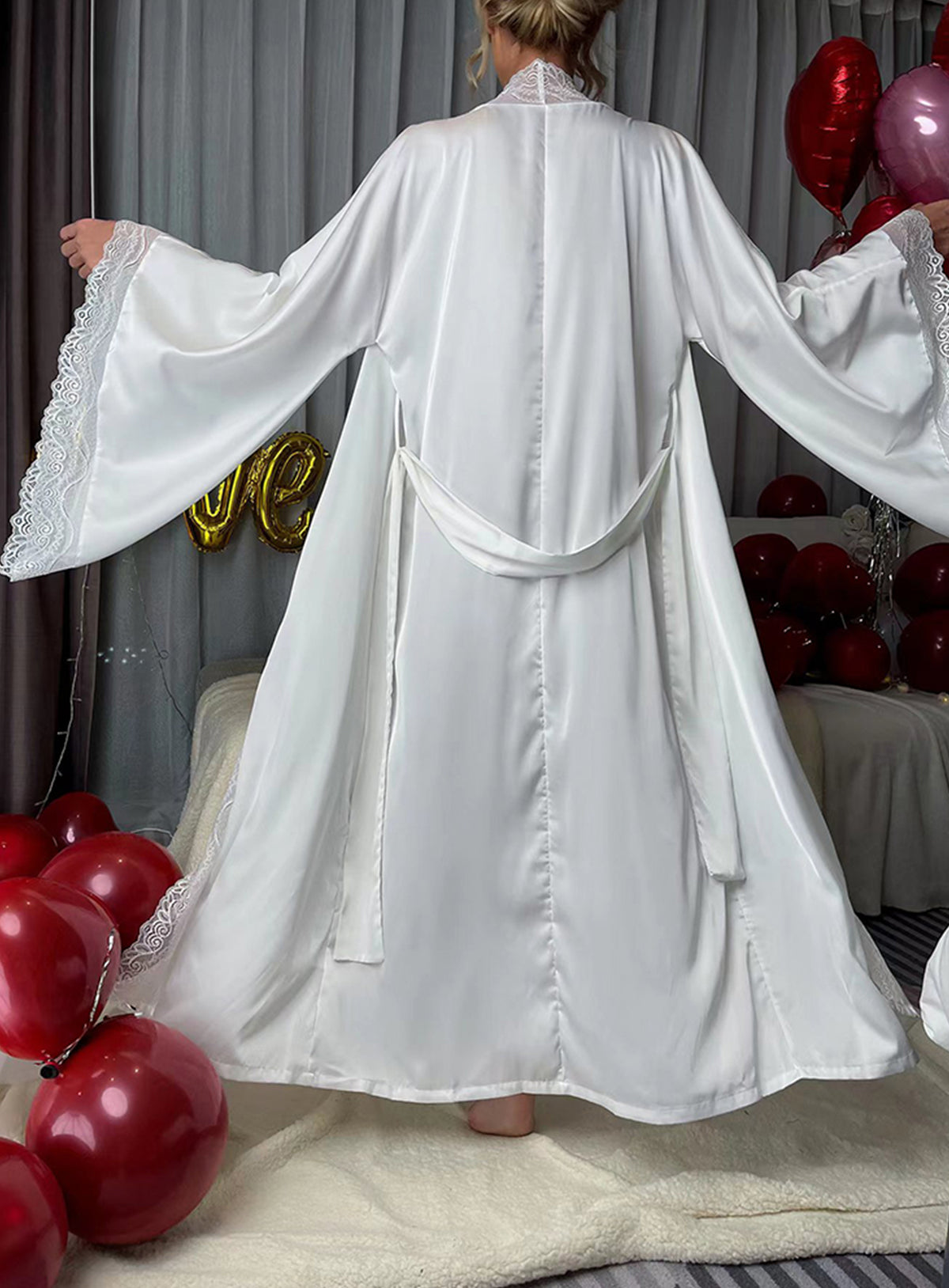 Sexy silk low cut high slit lace lace belt belt sheer cut-out pajamas dressing gown