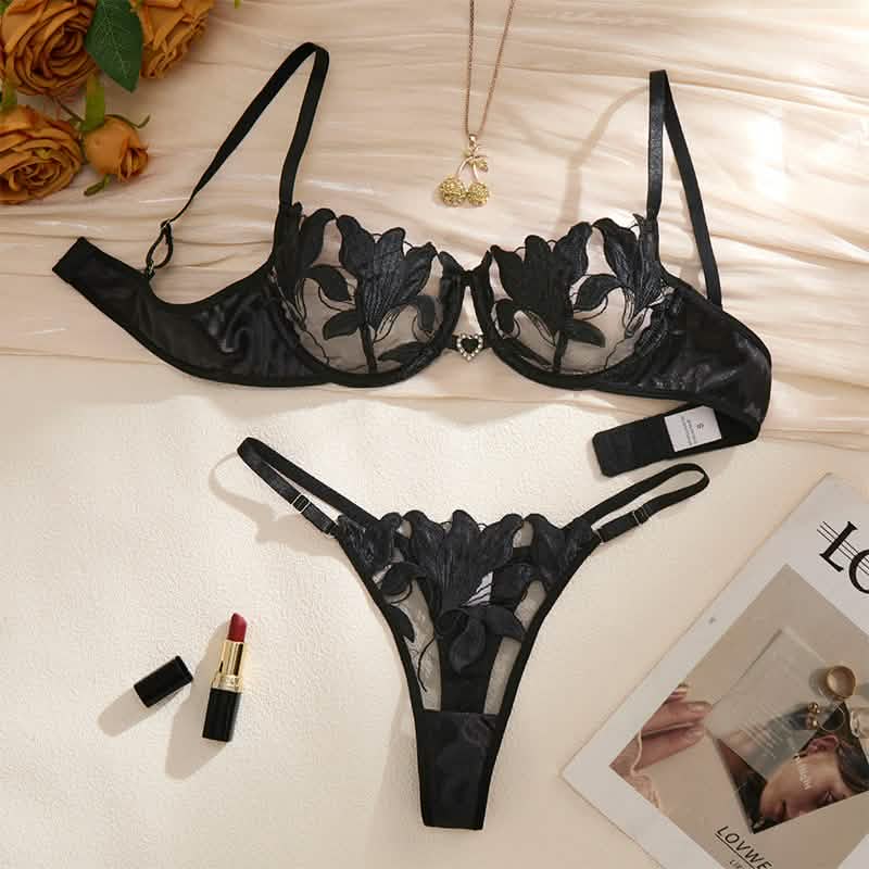 Yune Sakura �Floral Embroidery Lace Lingerie Set