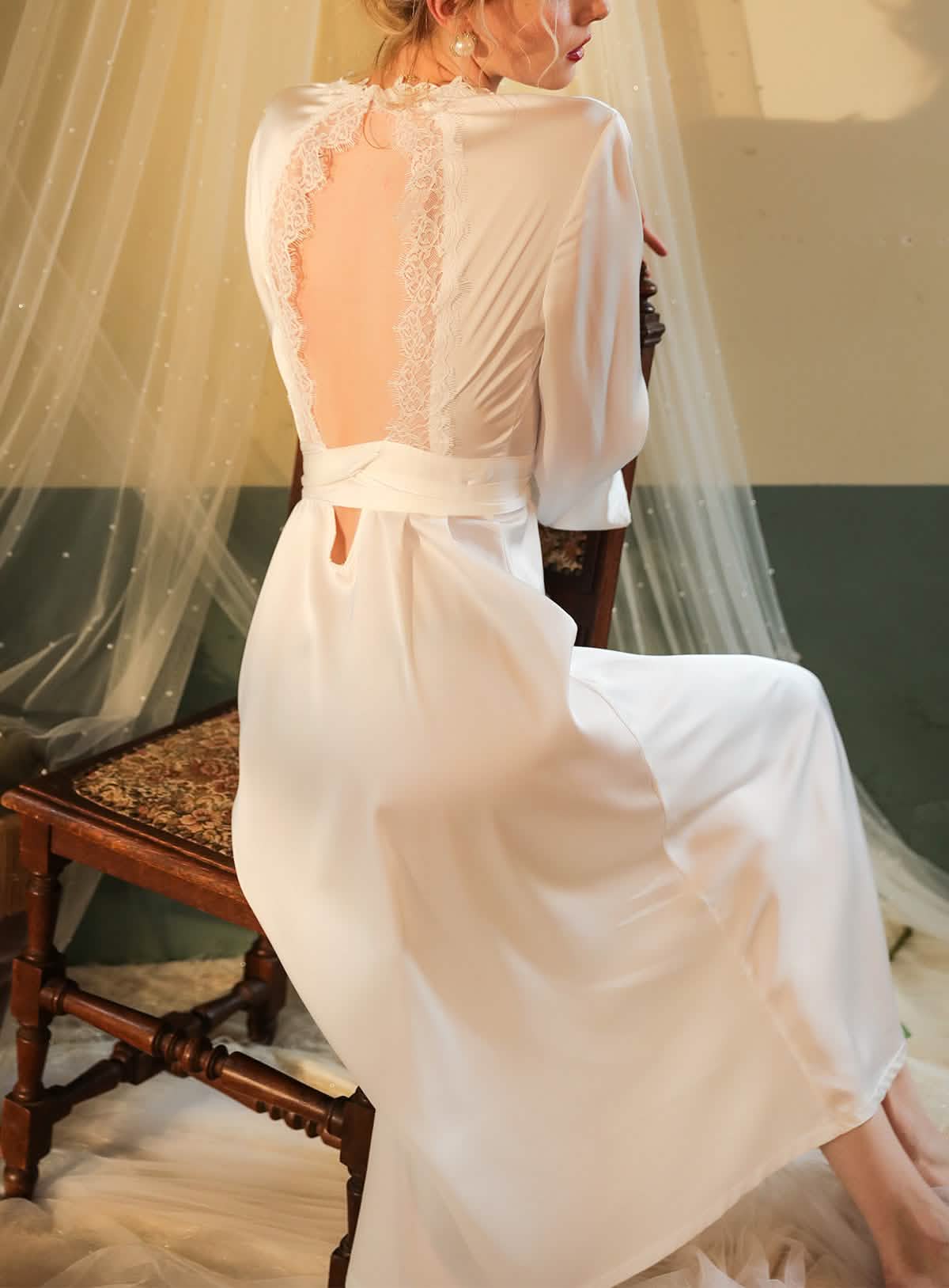 Sexy silk lace embroidery bridal backless belt belt low cut lingerie see-through cut-out seduction pajamas nightdress bathrobe