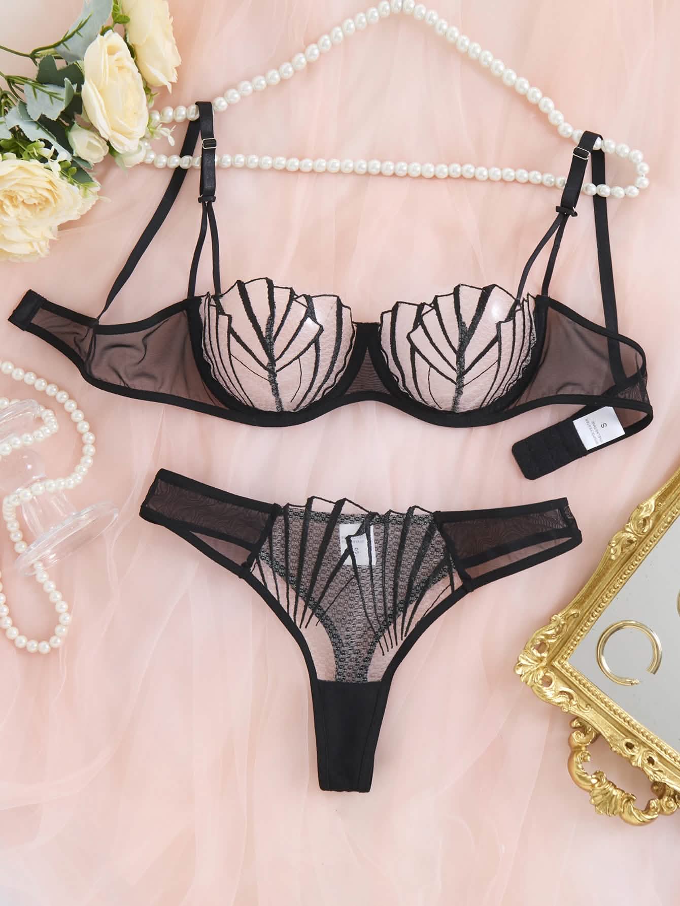Geometric Lace Embroidery Lingerie Set