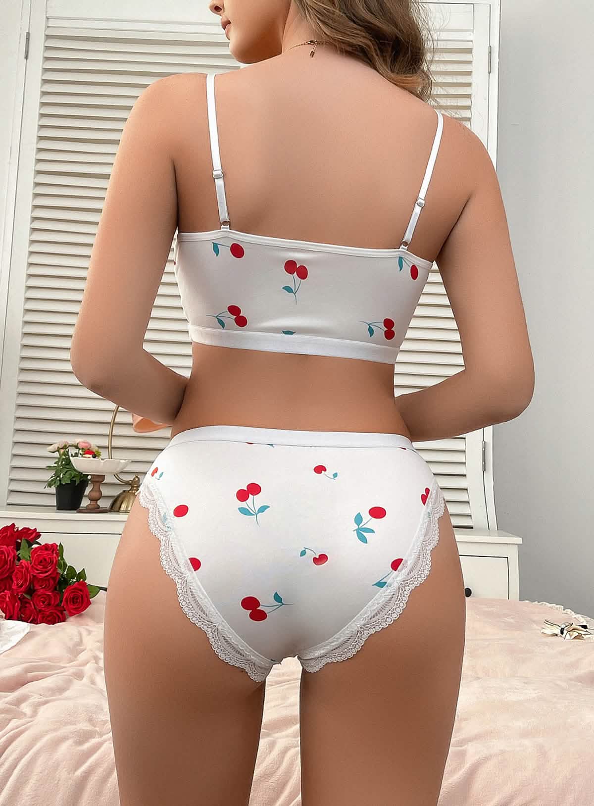 Sexy white silk lace lace bikini lingerie see-through cut-out seduction exposing bra panties set