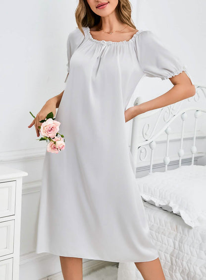 Sexy white silk lingerie see-through cutouts seduction exposing pajamas pajamas nightdresses dressing gowns